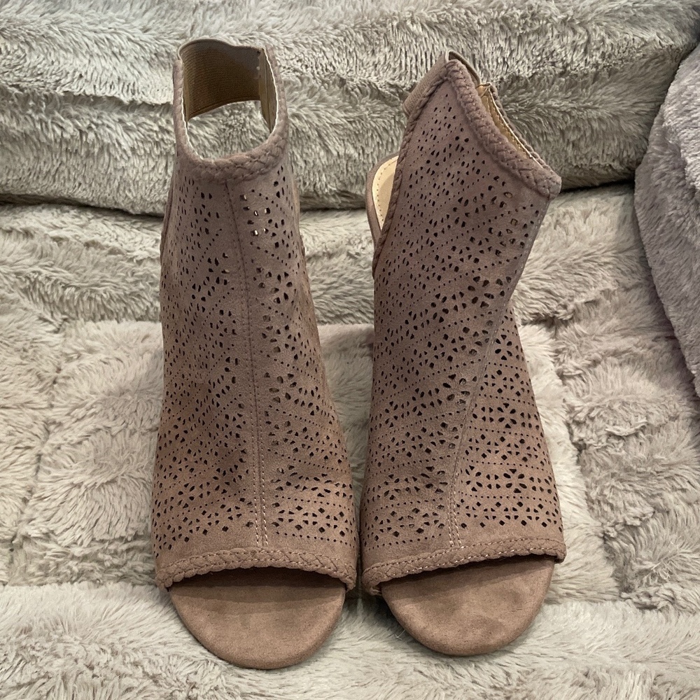 Lauren Conrad open toe blocked heel sandals